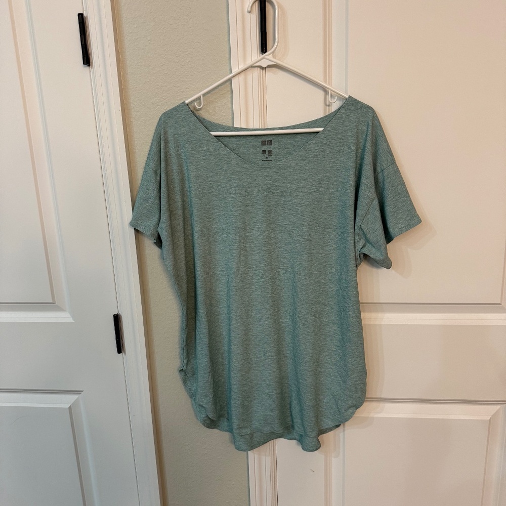 Uniqlo T-Shirt